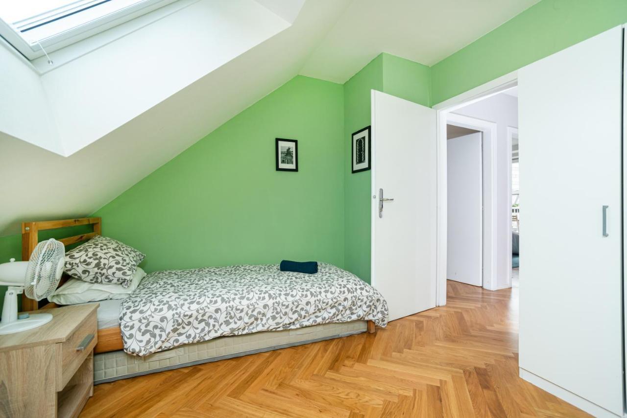 Central, Spacious, Modern 5 Bedrm Duplex W/balcony * Praga